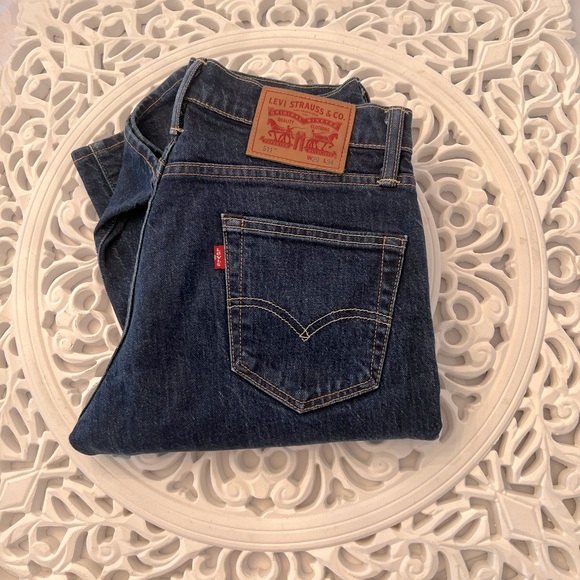 Levi’s 511 Slim Classic Fit 🦋 - Picture 2 of 4